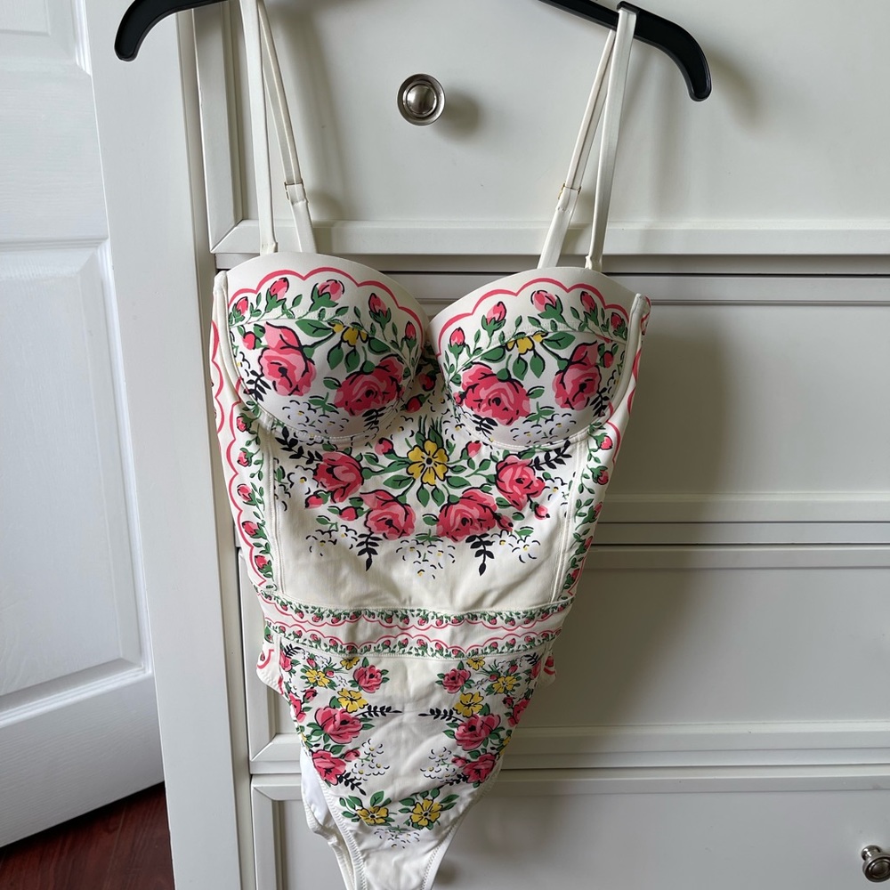 EUC Tory Burch Lipsi Printed One-Piece Swim